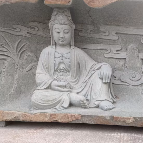 Sculpture de Bouddha en pierre sculptée à la main